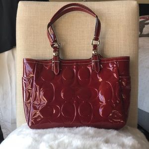 - FIRM - Coach Red Patent Leather Shoulder Bag